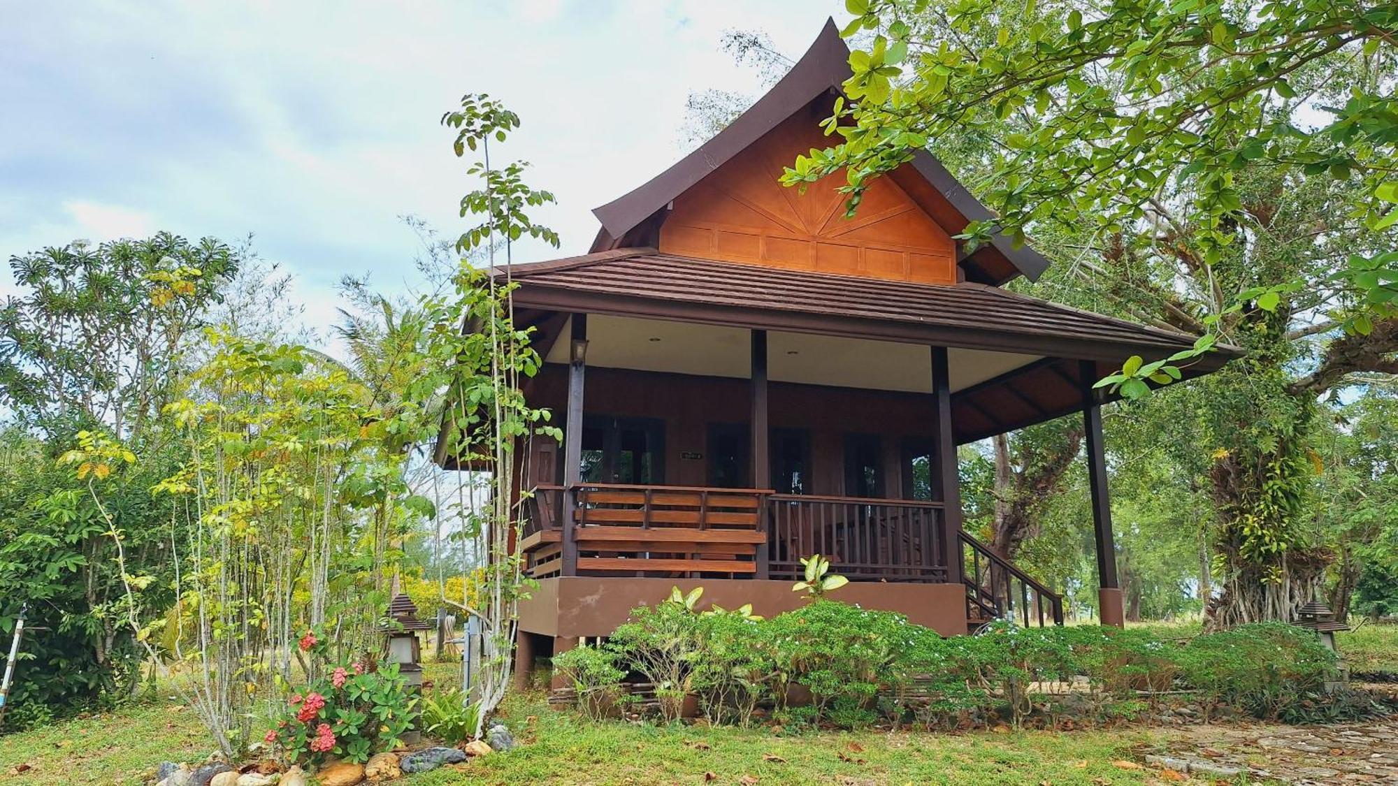 Thailife Wellness & Meditation Resort- Sha Plus Khao Lak Dış mekan fotoğraf